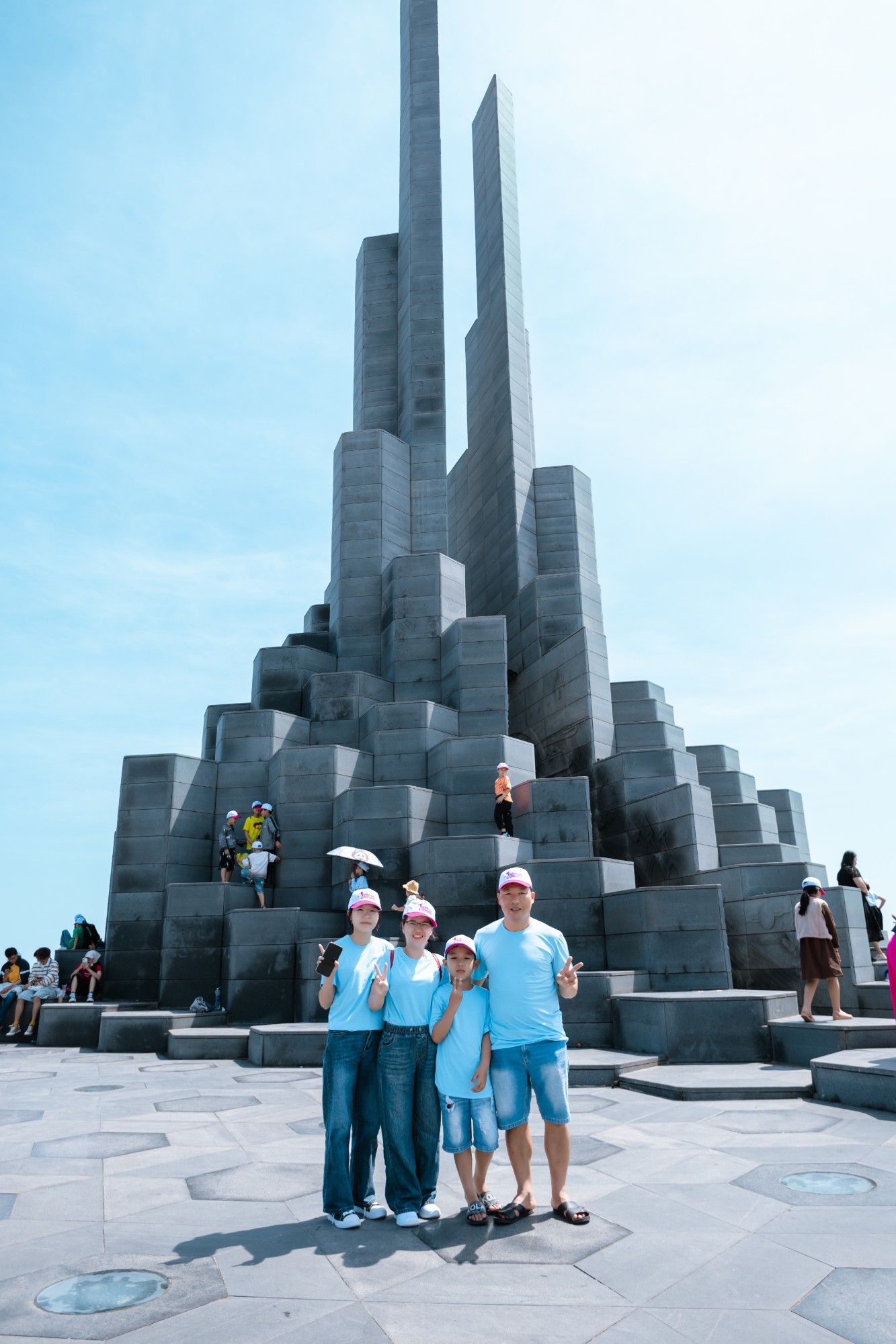 TOUR 6